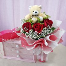 6 Inches Teddy with 3 red roses in the same basket