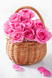 Basket of 8 Pink roses